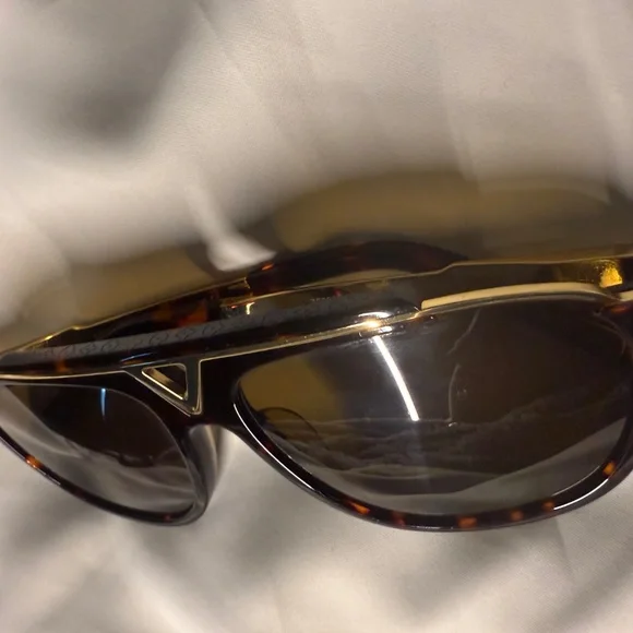 Louis Vuitton Brown Sunglasses - Picture 9 of 12